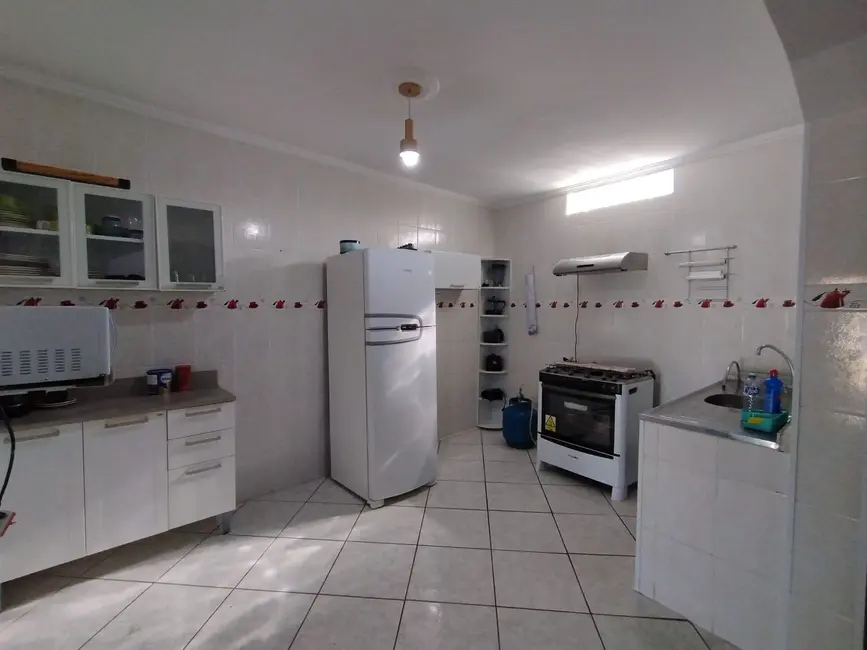 Foto 8 de Sobrado com 3 quartos à venda, 225m2 em Jardim América, Taubate - SP