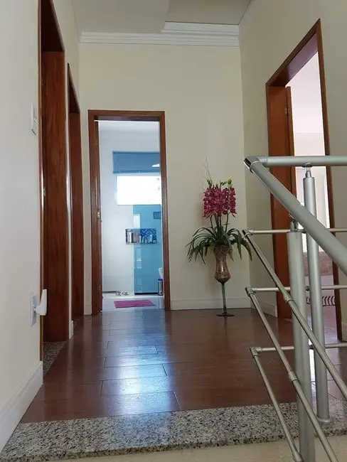 Foto 5 de Sobrado com 4 quartos à venda, 459m2 em Piracangaguá, Taubate - SP