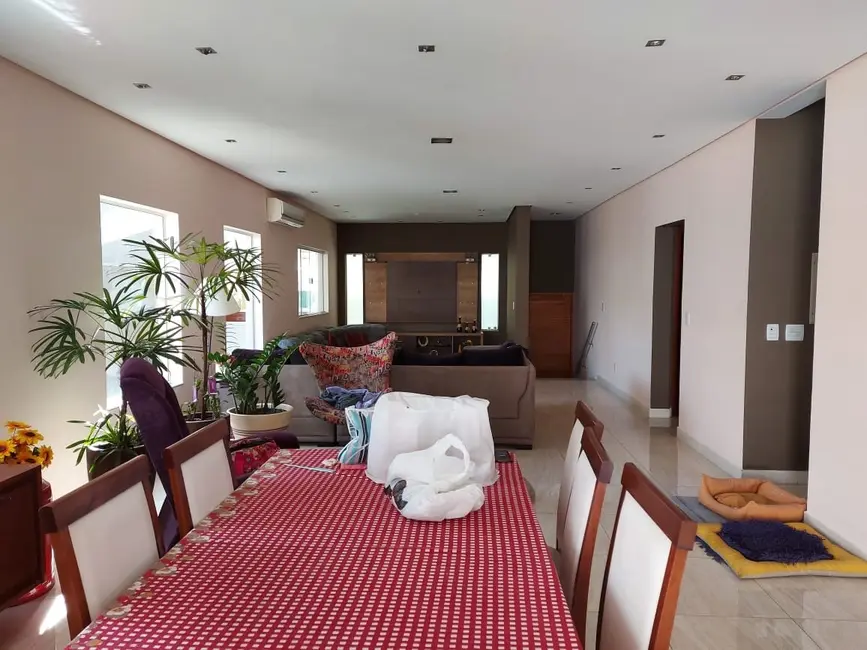 Foto 9 de Sobrado com 4 quartos à venda, 459m2 em Piracangaguá, Taubate - SP