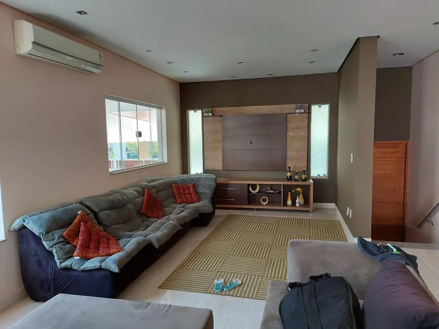 Foto 4 de Sobrado com 4 quartos à venda, 459m2 em Piracangaguá, Taubate - SP