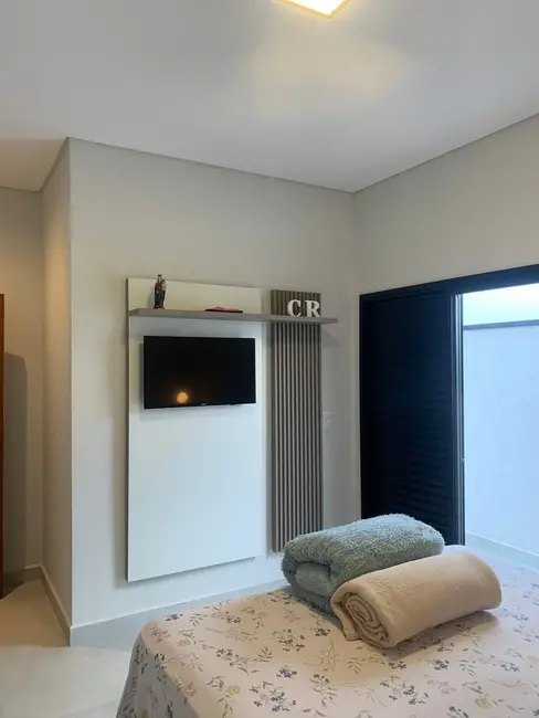 Foto 3 de Casa de Condomínio com 3 quartos à venda, 145m2 em Monte Belo, Taubate - SP