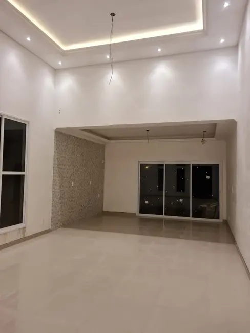 Foto 1 de Casa com 2 quartos à venda, 140m2 em Cacapava - SP