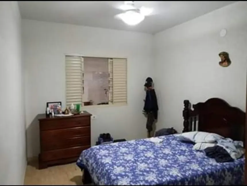 Foto 1 de Sobrado com 5 quartos à venda, 240m2 em Socorro, Pindamonhangaba - SP