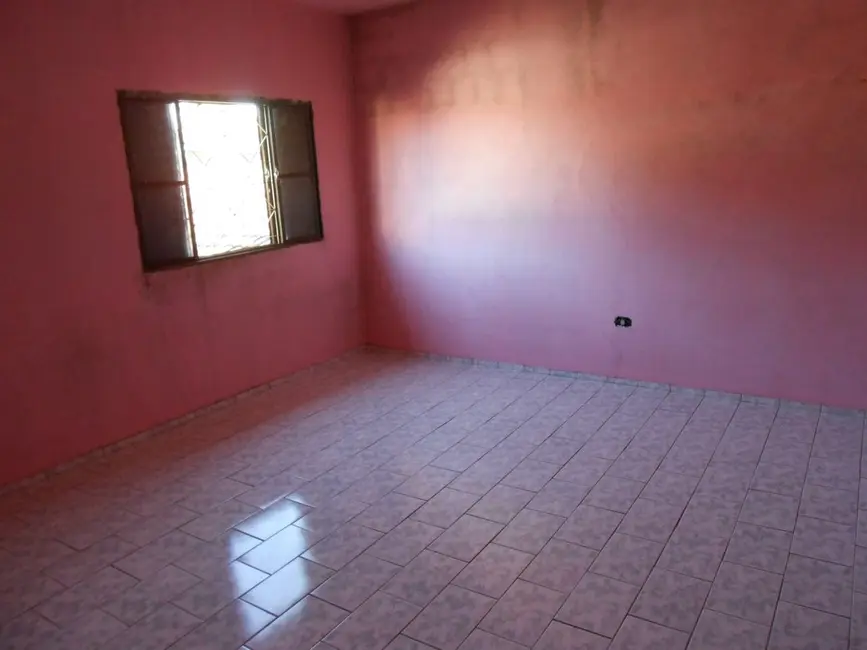 Foto 3 de Sobrado com 3 quartos à venda, 200m2 em Jardim Santa Cecília, Pindamonhangaba - SP
