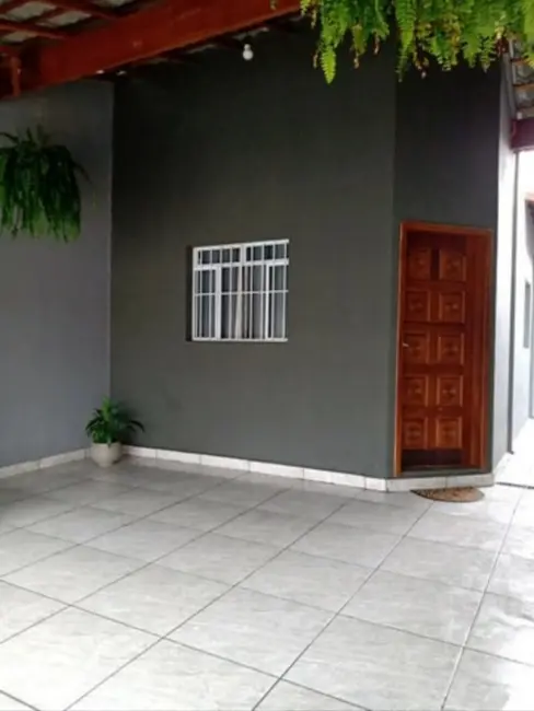 Foto 1 de Casa com 2 quartos à venda, 70m2 em Pindamonhangaba - SP