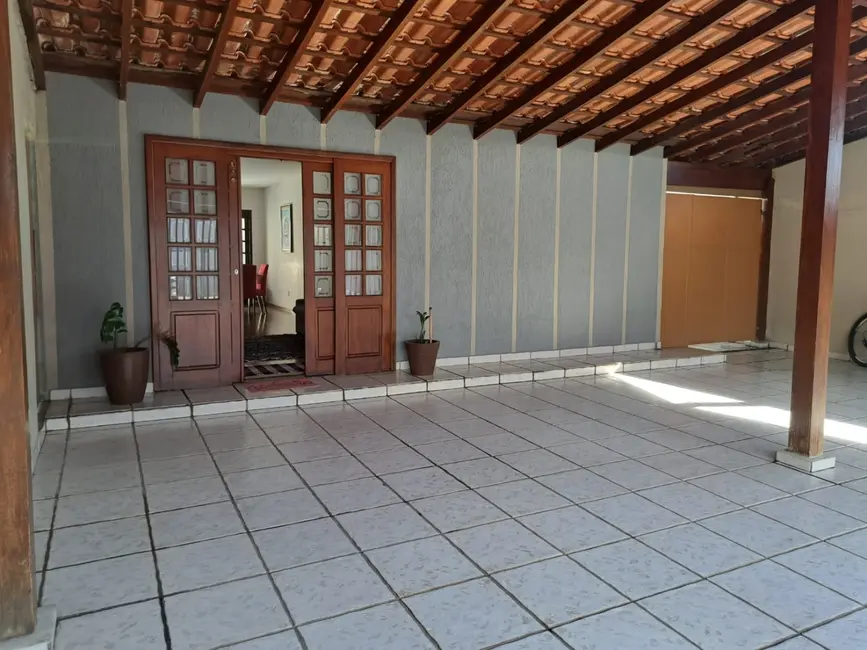Foto 3 de Casa com 4 quartos à venda, 170m2 em Residencial Campo Belo, Pindamonhangaba - SP