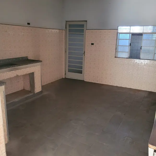 Foto 6 de Casa com 4 quartos à venda, 170m2 em Chácara Doutor Hipólito, Taubate - SP