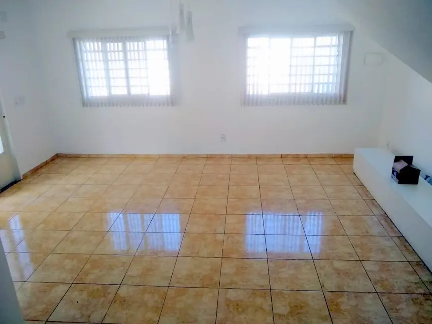 Foto 8 de Sobrado com 2 quartos à venda e para alugar, 241m2 em Roseira - SP