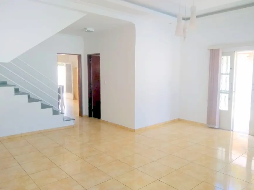 Foto 5 de Sobrado com 2 quartos à venda e para alugar, 241m2 em Roseira - SP