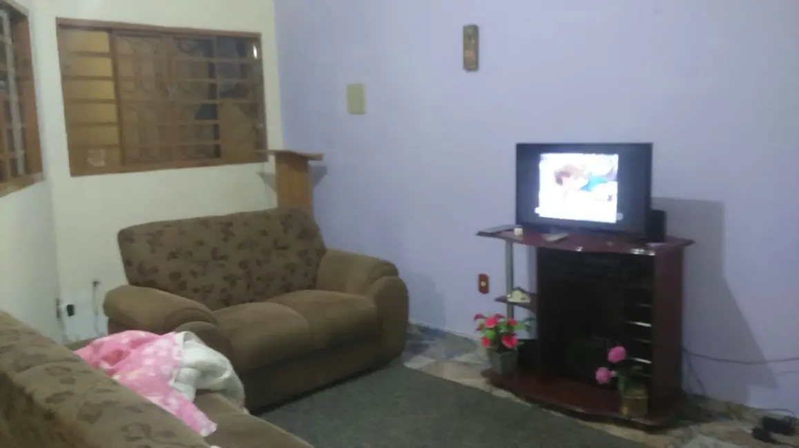 Foto 1 de Sobrado com 4 quartos à venda, 250m2 em Potim - SP