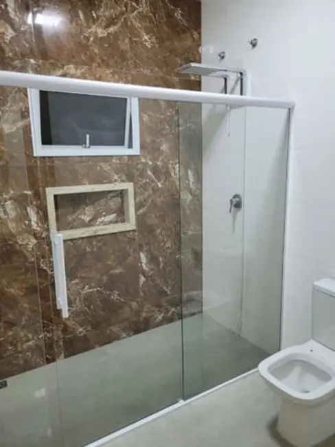 Foto 8 de Sobrado com 3 quartos à venda, 270m2 em Parque São Cristóvão, Taubate - SP