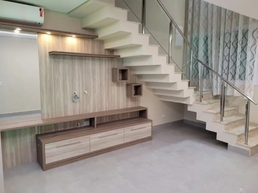 Foto 5 de Sobrado com 3 quartos à venda, 270m2 em Parque São Cristóvão, Taubate - SP