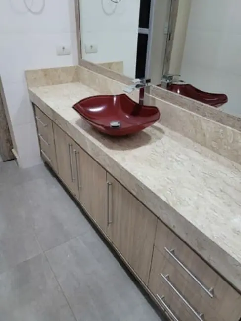 Foto 9 de Sobrado com 3 quartos à venda, 270m2 em Parque São Cristóvão, Taubate - SP