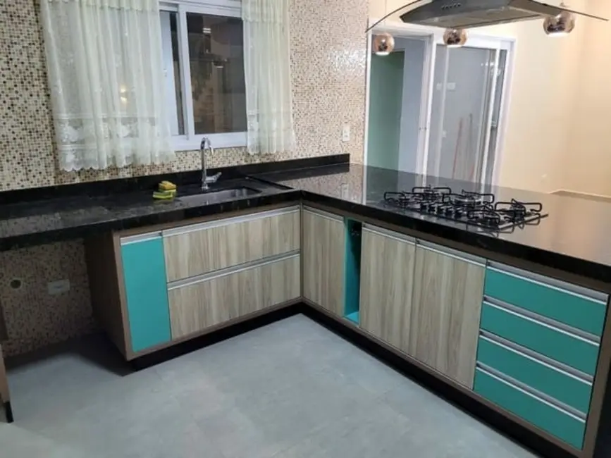 Foto 2 de Sobrado com 3 quartos à venda, 270m2 em Parque São Cristóvão, Taubate - SP