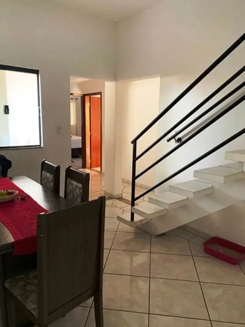 Foto 2 de Casa com 3 quartos à venda, 150m2 em Loteamento Residencial Andrade, Pindamonhangaba - SP