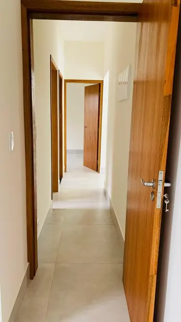 Foto 1 de Casa de Condomínio com 3 quartos à venda, 136m2 em Chácaras Cataguá, Taubate - SP