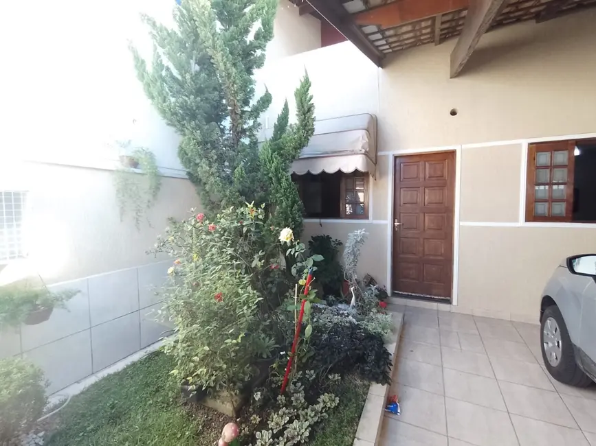 Foto 2 de Casa com 5 quartos à venda, 269m2 em Jardim Independência, Taubate - SP