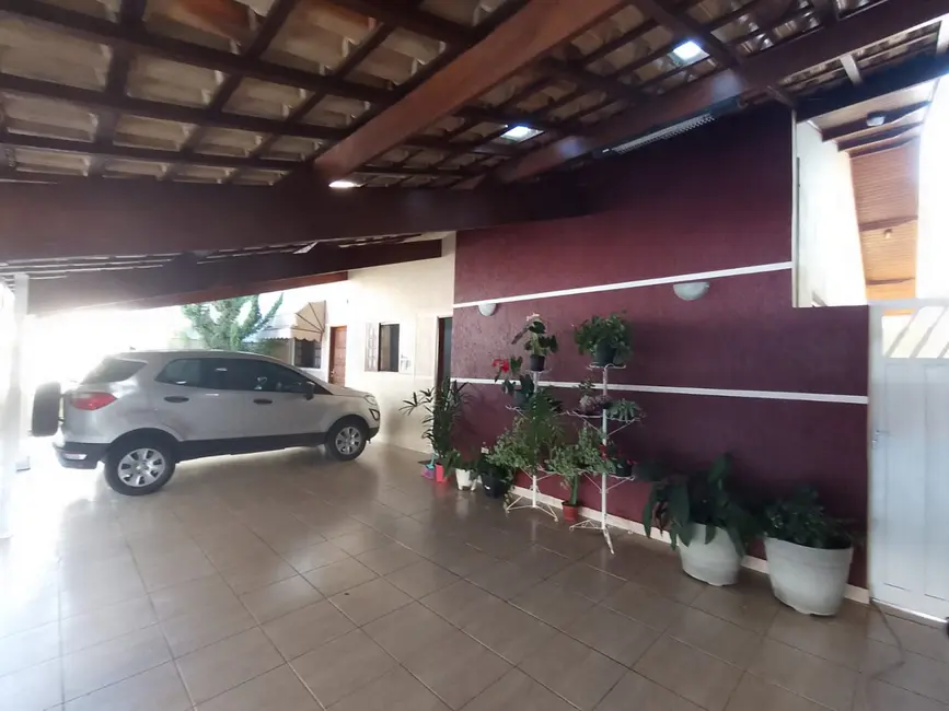 Foto 1 de Casa com 5 quartos à venda, 269m2 em Jardim Independência, Taubate - SP