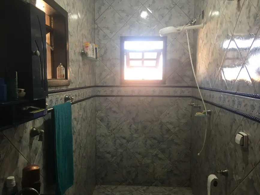 Foto 2 de Casa com 2 quartos à venda, 195m2 em Conjunto Residencial Araretama, Pindamonhangaba - SP