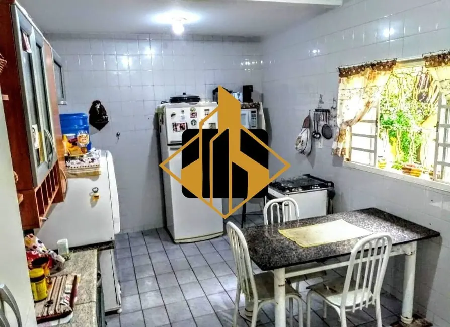 Sobrado com 5 quartos à venda, 224m2 em Aparecida - SP - imagem 3 Foto 3 de Sobrado com 5 quartos à venda, 224m2 em Aparecida - SP