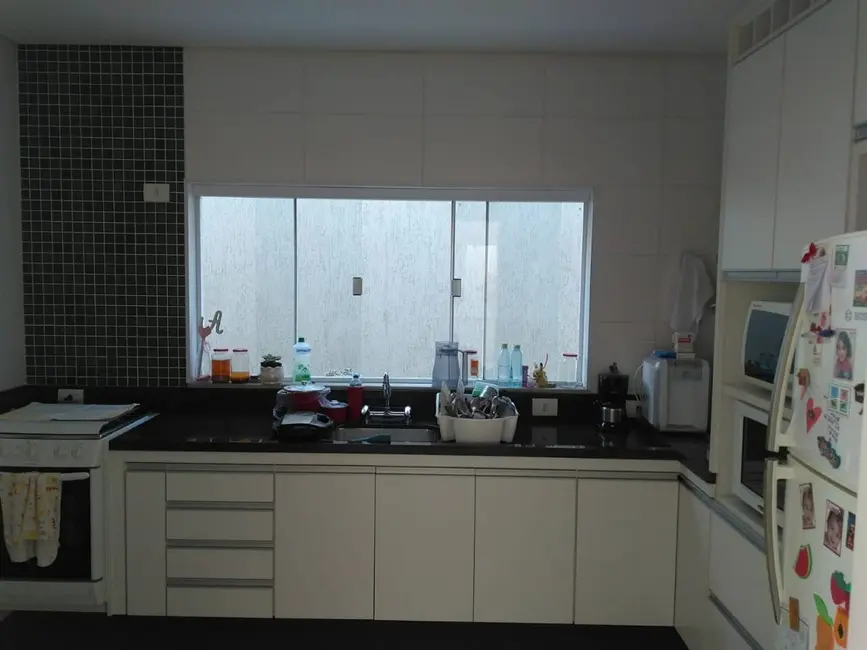 Foto 8 de Casa de Condomínio com 3 quartos à venda, 210m2 em Piracangaguá, Taubate - SP