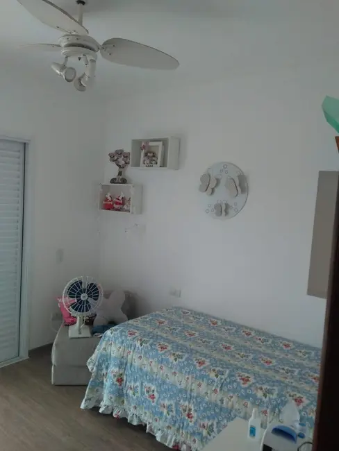 Foto 3 de Casa de Condomínio com 3 quartos à venda, 210m2 em Piracangaguá, Taubate - SP