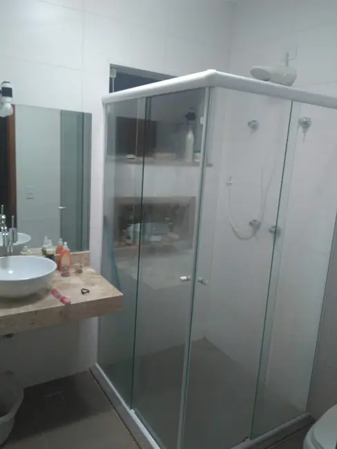 Foto 2 de Casa de Condomínio com 3 quartos à venda, 210m2 em Piracangaguá, Taubate - SP