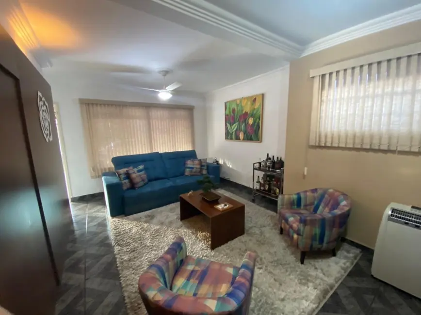 Foto 4 de Casa com 3 quartos à venda, 190m2 em Tremembe - SP