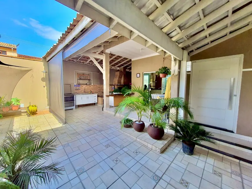 Foto 3 de Casa com 3 quartos à venda, 200m2 em Jardim Santa Cecília, Pindamonhangaba - SP