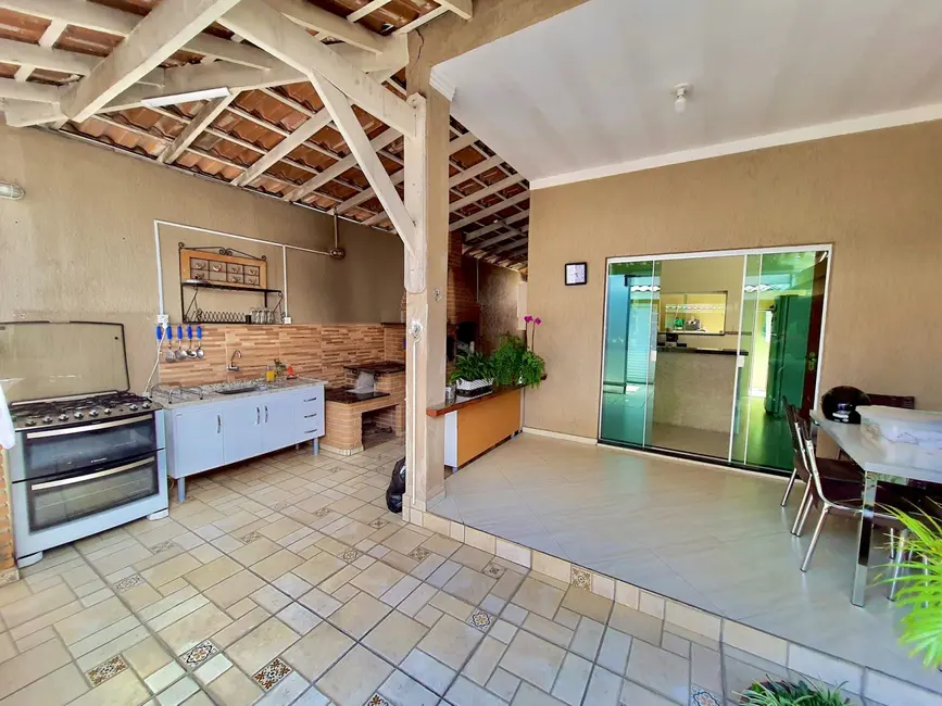 Foto 1 de Casa com 3 quartos à venda, 200m2 em Jardim Santa Cecília, Pindamonhangaba - SP
