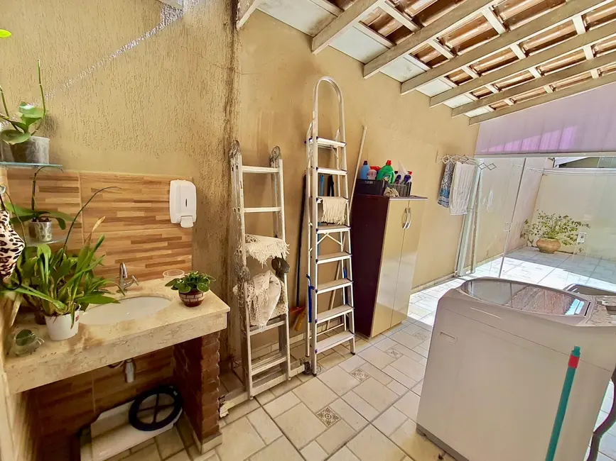 Foto 9 de Casa com 3 quartos à venda, 200m2 em Jardim Santa Cecília, Pindamonhangaba - SP