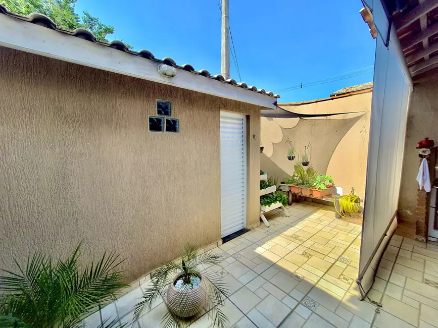 Foto 4 de Casa com 3 quartos à venda, 200m2 em Jardim Santa Cecília, Pindamonhangaba - SP