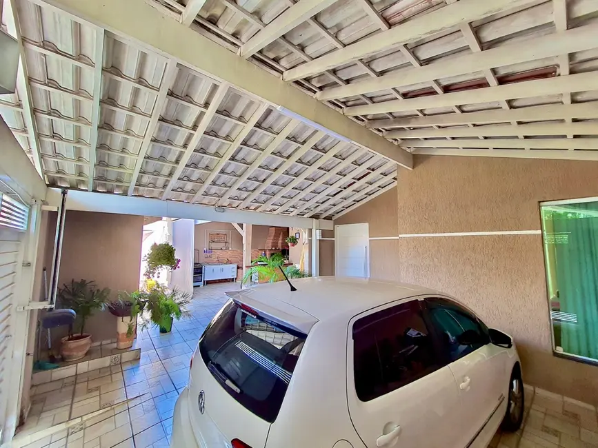 Foto 2 de Casa com 3 quartos à venda, 200m2 em Jardim Santa Cecília, Pindamonhangaba - SP