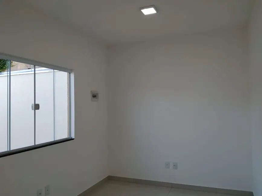 Foto 6 de Casa com 2 quartos à venda, 73m2 em Residencial Estoril, Taubate - SP