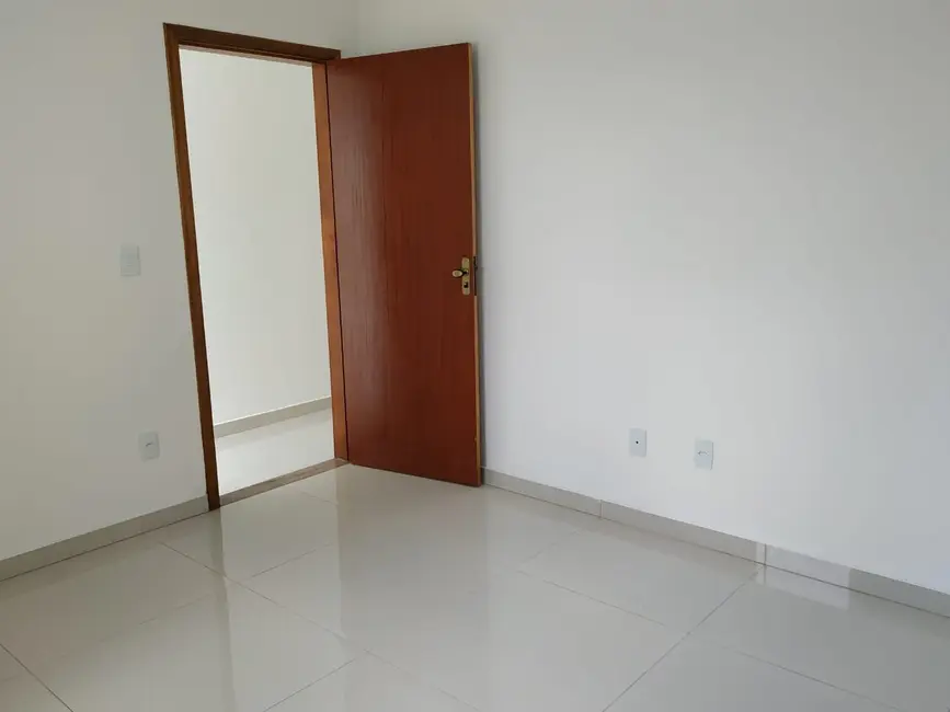 Foto 1 de Casa com 2 quartos à venda, 73m2 em Residencial Estoril, Taubate - SP