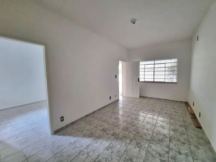 Foto 4 de Casa com 4 quartos à venda, 182m2 em Pindamonhangaba - SP