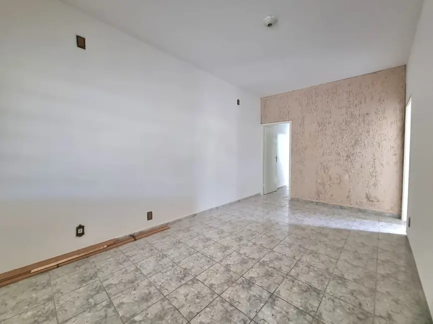 Foto 3 de Casa com 4 quartos à venda, 182m2 em Pindamonhangaba - SP