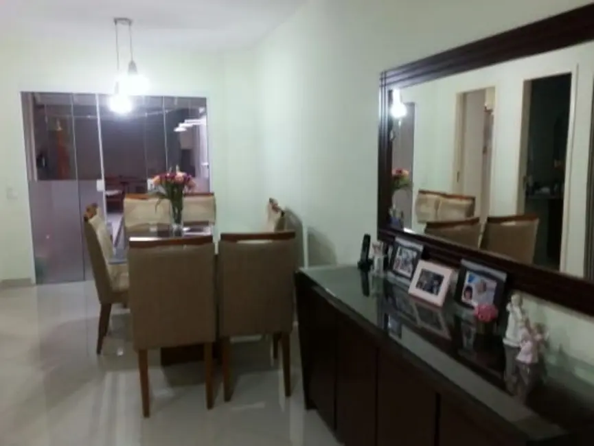 Foto 1 de Sobrado com 3 quartos à venda, 120m2 em Esplanada Independência, Taubate - SP