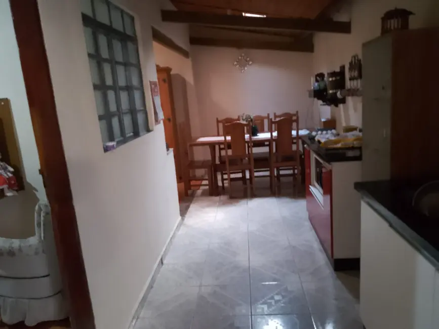 Foto 1 de Casa com 2 quartos à venda, 70m2 em Pindamonhangaba - SP