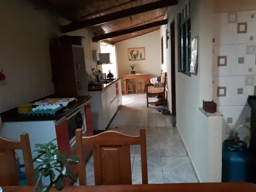 Foto 2 de Casa com 2 quartos à venda, 70m2 em Pindamonhangaba - SP