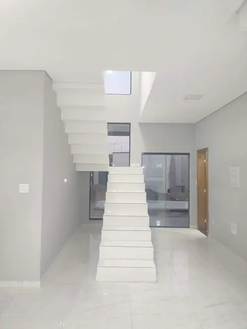 Foto 8 de Sobrado com 3 quartos à venda, 203m2 em Pindamonhangaba - SP