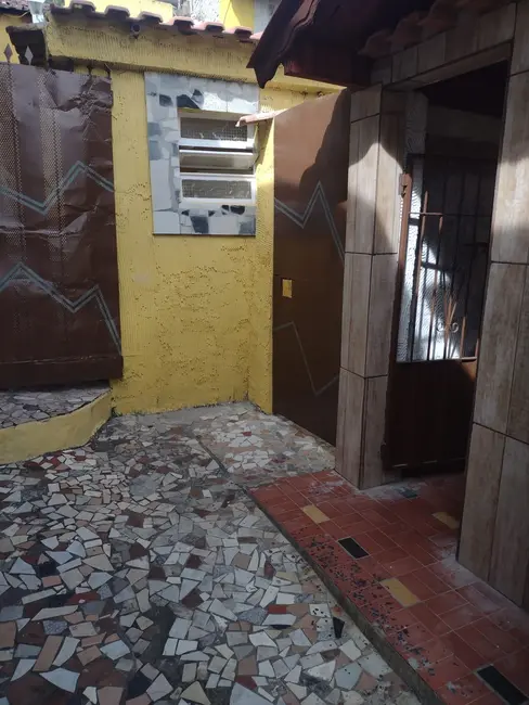 Sobrado com 3 quartos à venda e para alugar, 210m2 em Aparecida - SP - imagem 7 Foto 7 de Sobrado com 3 quartos à venda e para alugar, 210m2 em Aparecida - SP