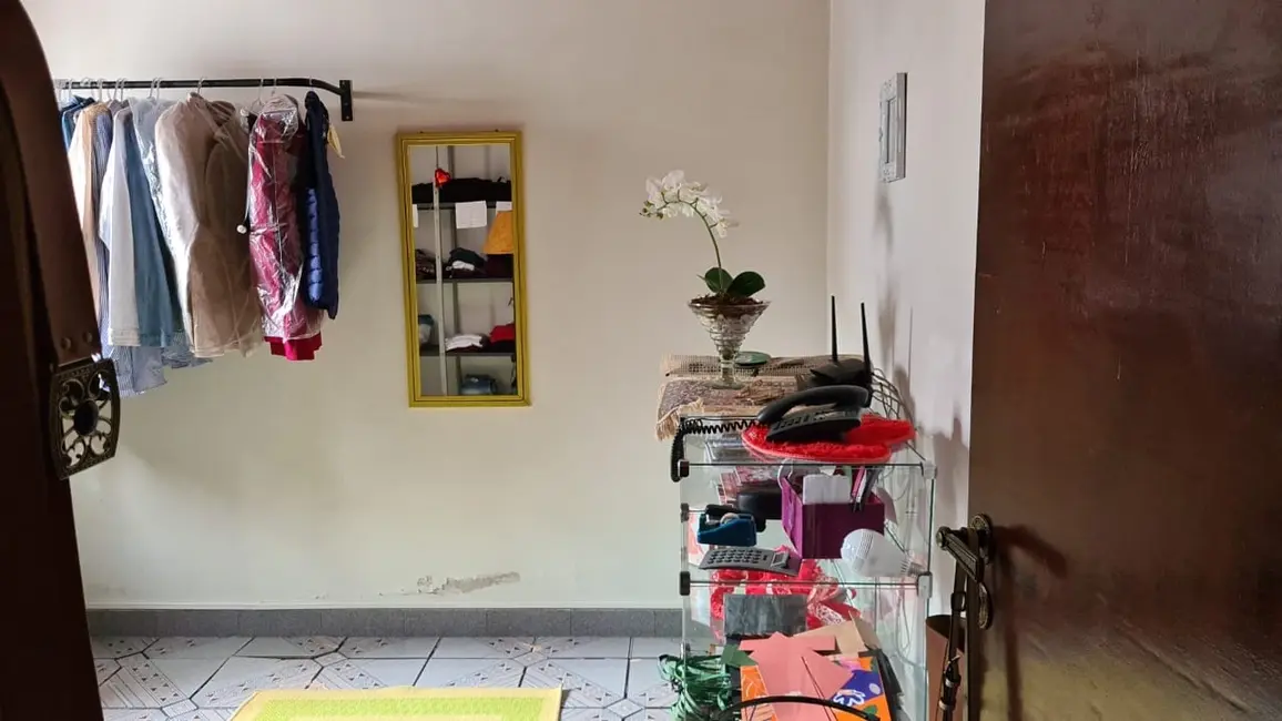 Foto 5 de Sobrado com 4 quartos à venda, 240m2 em Crispim, Pindamonhangaba - SP