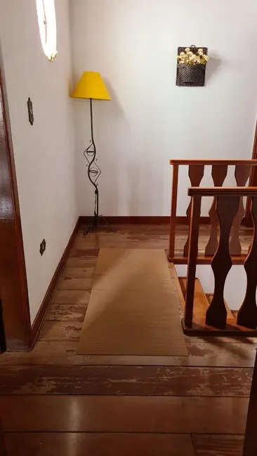 Foto 2 de Sobrado com 4 quartos à venda, 240m2 em Crispim, Pindamonhangaba - SP