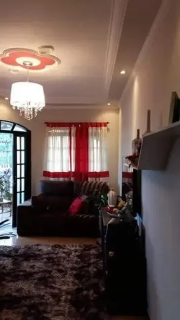 Foto 2 de Casa com 2 quartos à venda, 232m2 em Taubate - SP