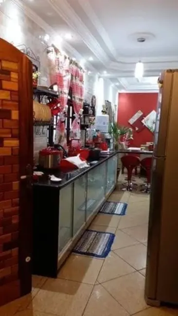 Foto 1 de Casa com 2 quartos à venda, 232m2 em Taubate - SP