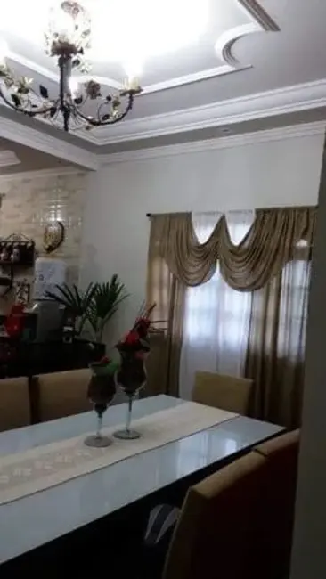 Foto 6 de Casa com 2 quartos à venda, 232m2 em Taubate - SP