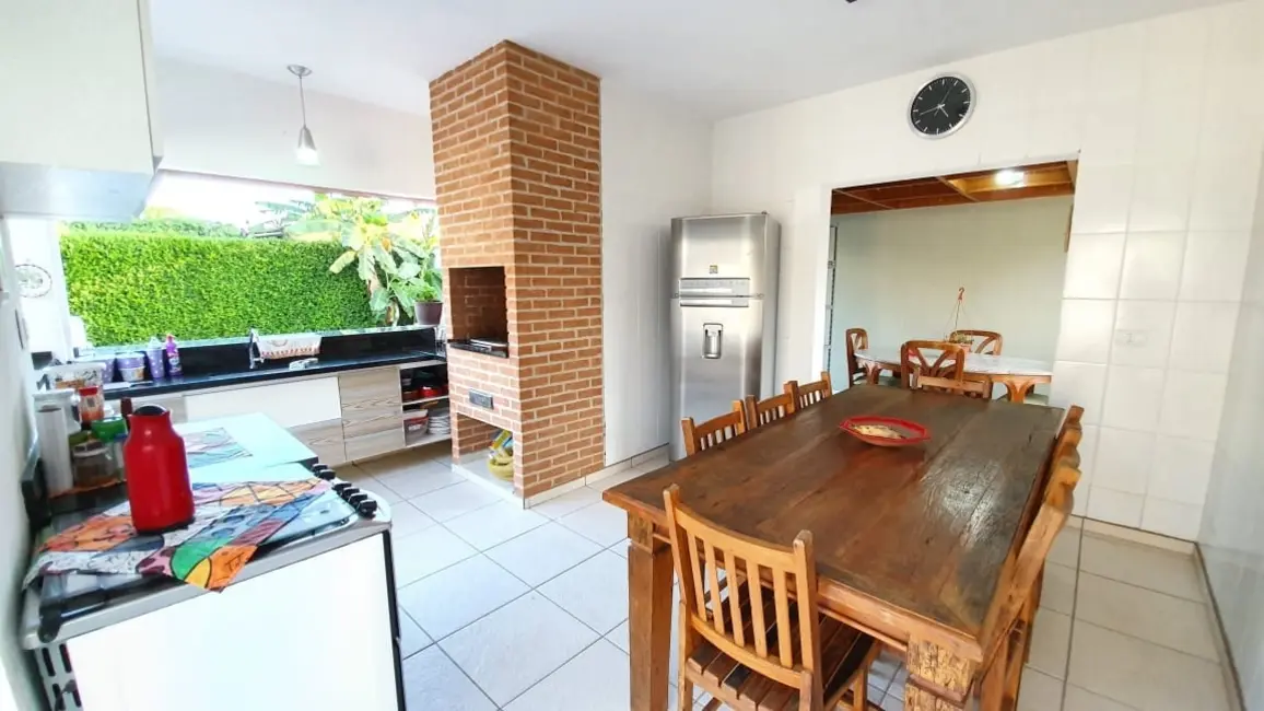 Foto 5 de Casa de Condomínio com 3 quartos à venda, 650m2 em Nossa Senhora do Perpétuo Socorro, Pindamonhangaba - SP