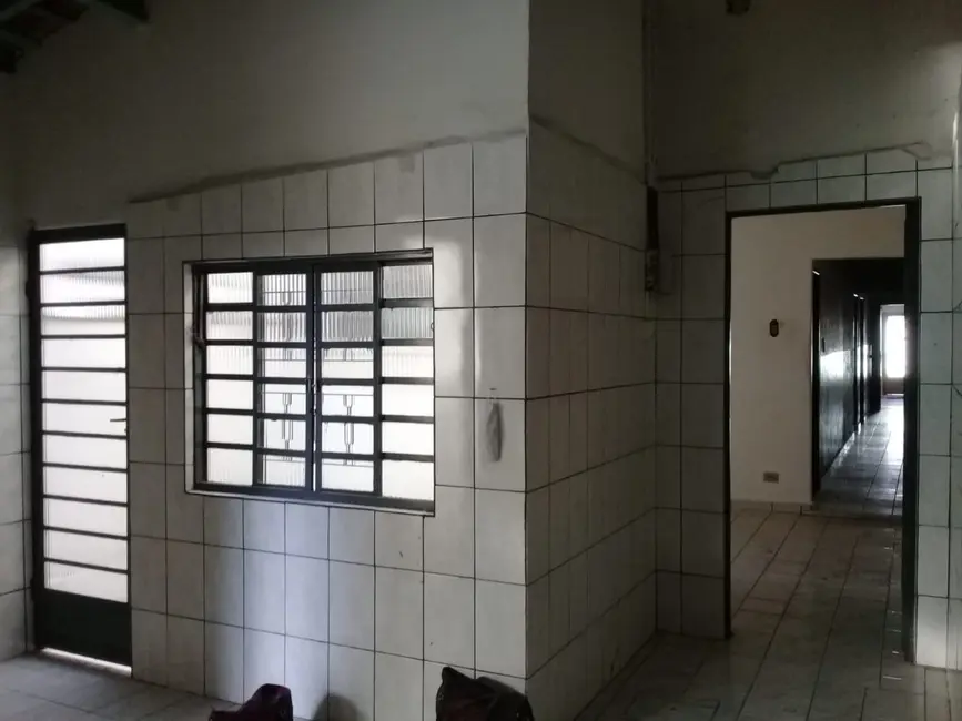 Foto 3 de Casa com 2 quartos à venda, 300m2 em São Benedito, Pindamonhangaba - SP