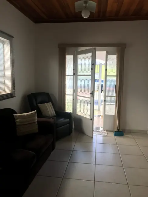 Foto 5 de Casa com 4 quartos à venda, 150m2 em São Benedito, Pindamonhangaba - SP